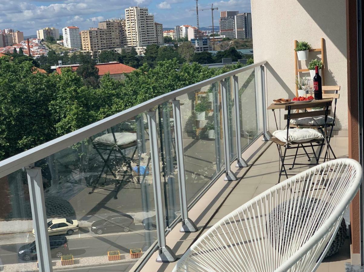Charming Apartment With Balcony & Pool Lisboa Extérieur photo